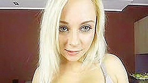 Mas trance spreading her pussy with a wet2on