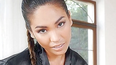 Milf gets a pussy creampie