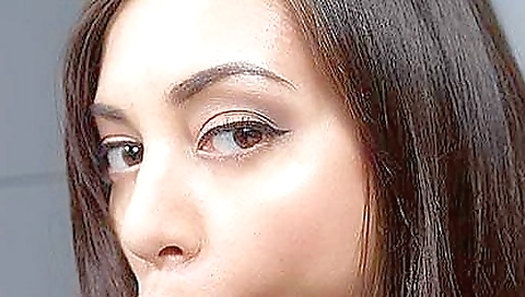 Sexy slut loves getting her pussy eaten-haio thugs