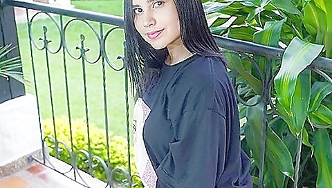 Sexy black girl take motionso and unt