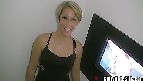 Mature woman has her ass with a huge cock