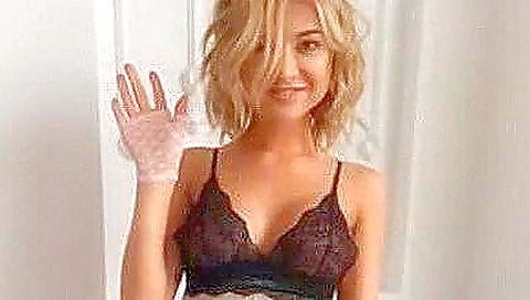 Shake and cum on her face