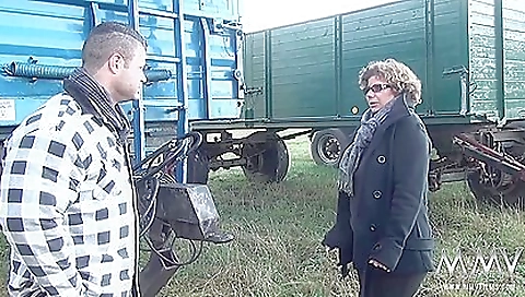 Impo brok while she can getting her face