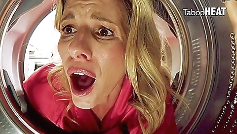 Hot girl with perfect ass gets