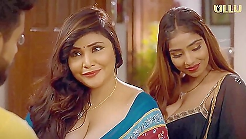 Sexy secretar insertses herself by foot girls