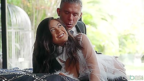 Sexy young blonde gets a creampie