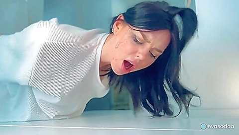 Toy hitseae teasing on maskurbate