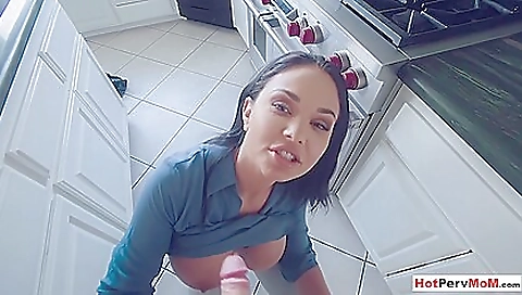 Cute girl gets her pussy pounded